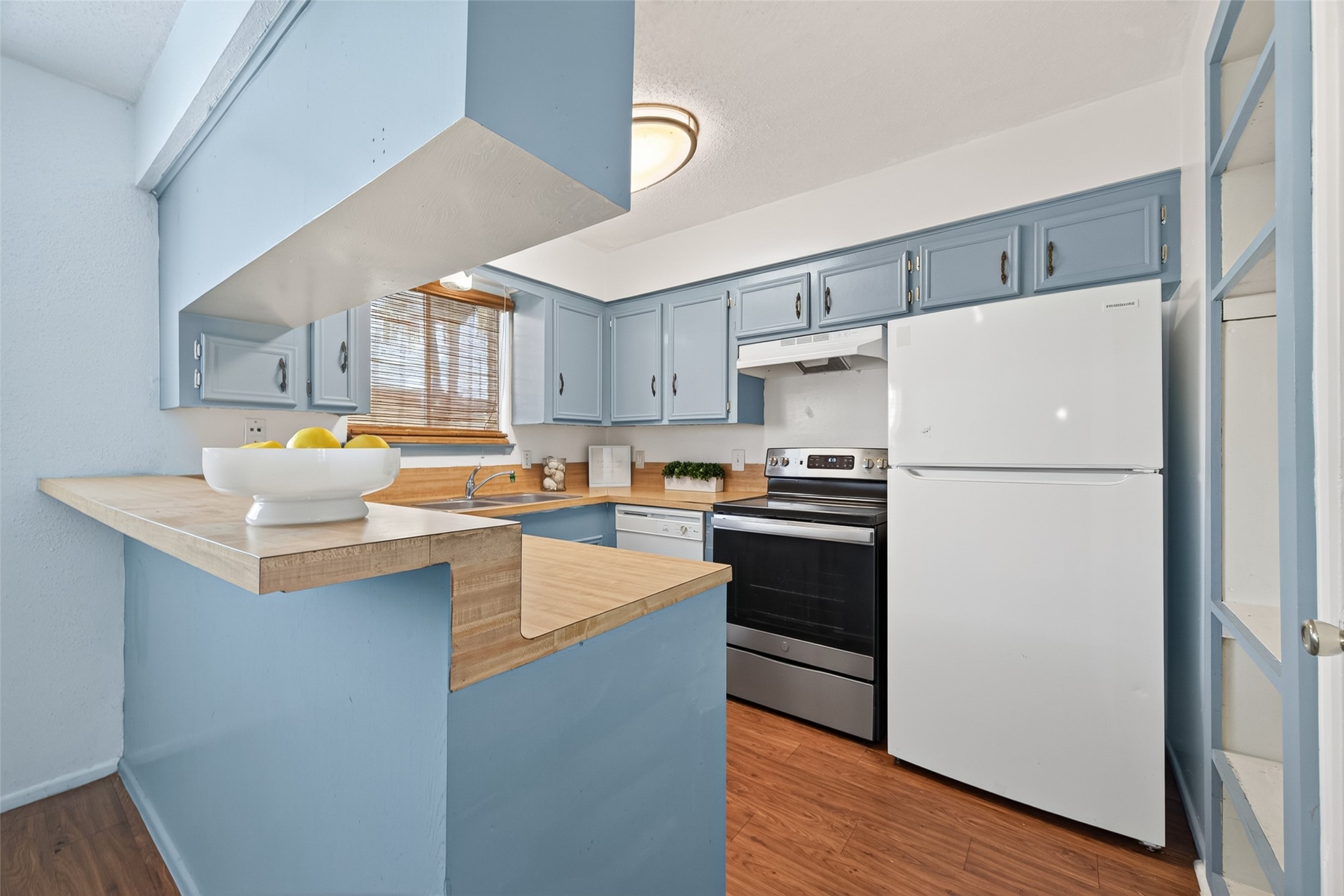 7714 Renwick Drive D13 Property Photo 1