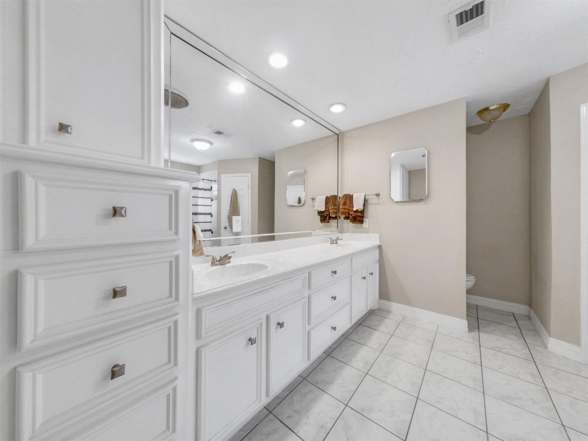 15621 Elwood Drive Property Photo 8