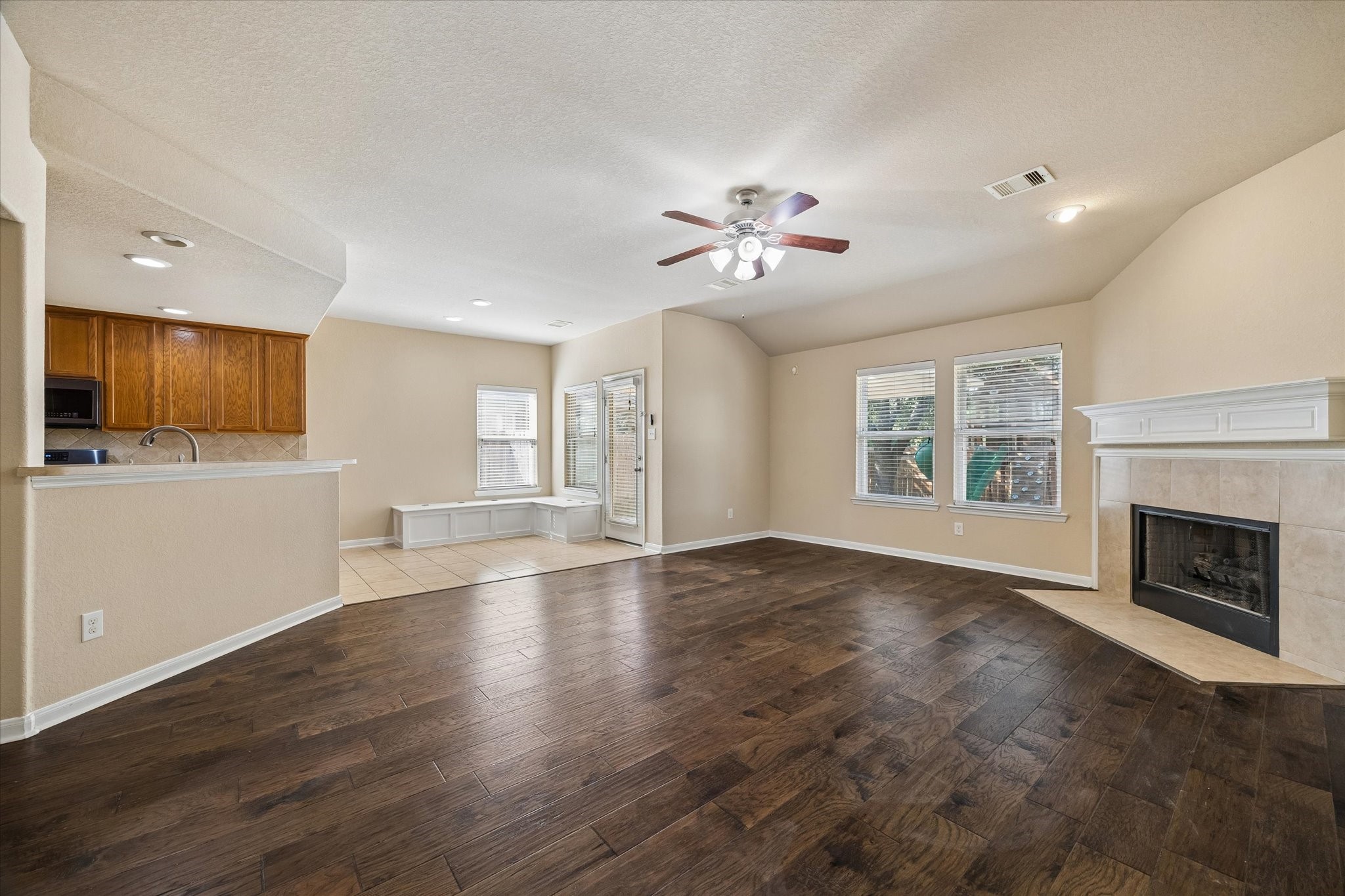 11927 Golden Lodge Lane Property Photo 5