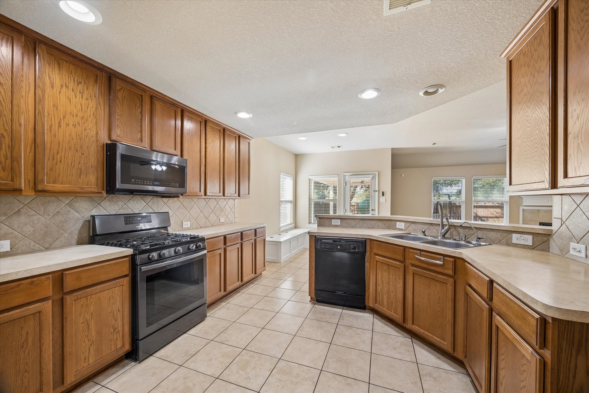 11927 Golden Lodge Lane Property Photo 7
