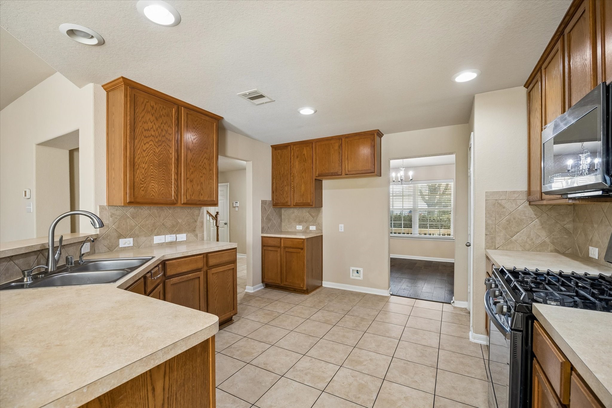 11927 Golden Lodge Lane Property Photo 8