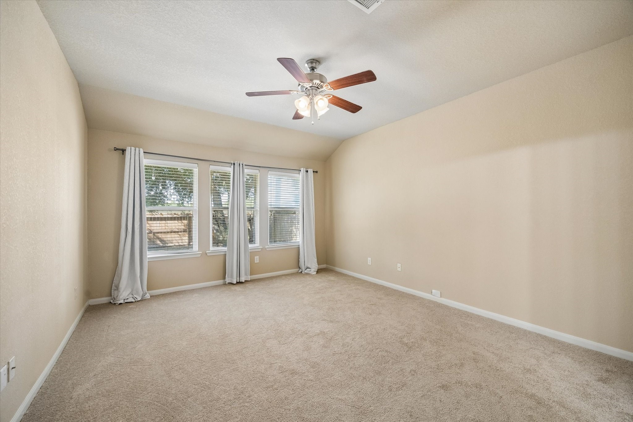 11927 Golden Lodge Lane Property Photo 10