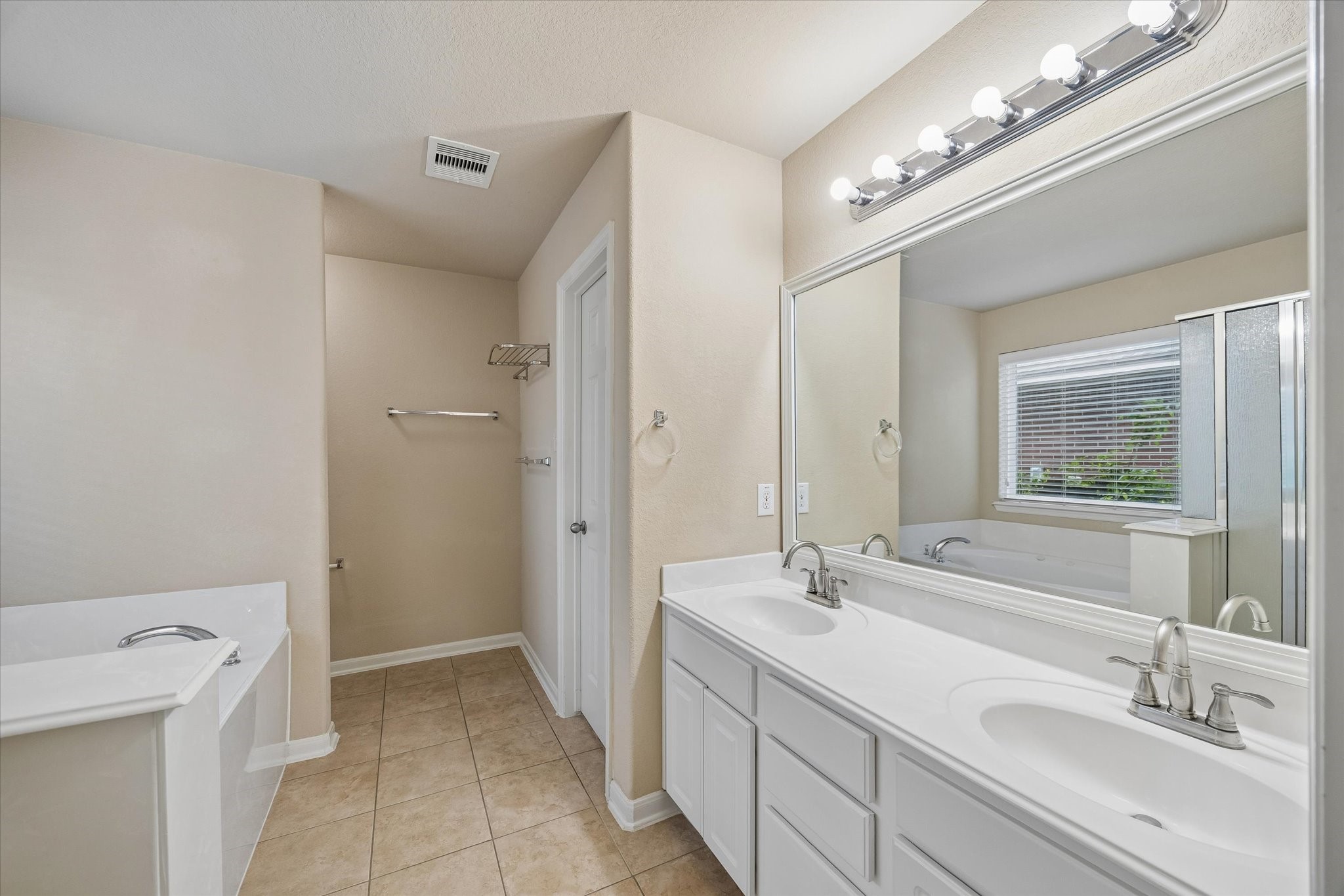 11927 Golden Lodge Lane Property Photo 11