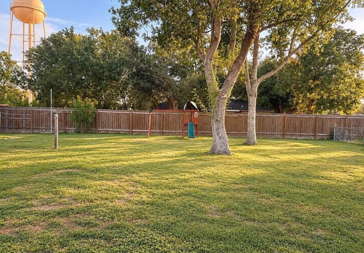 358 N Herbert Street, Bloomington Tx 77951 Property Photo 12