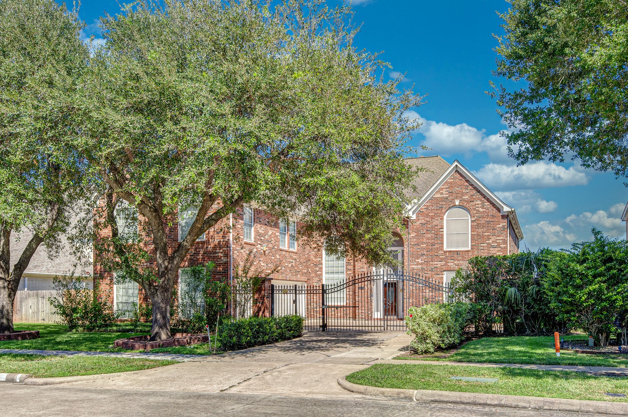 1907 Waterside Drive Property Photo 3