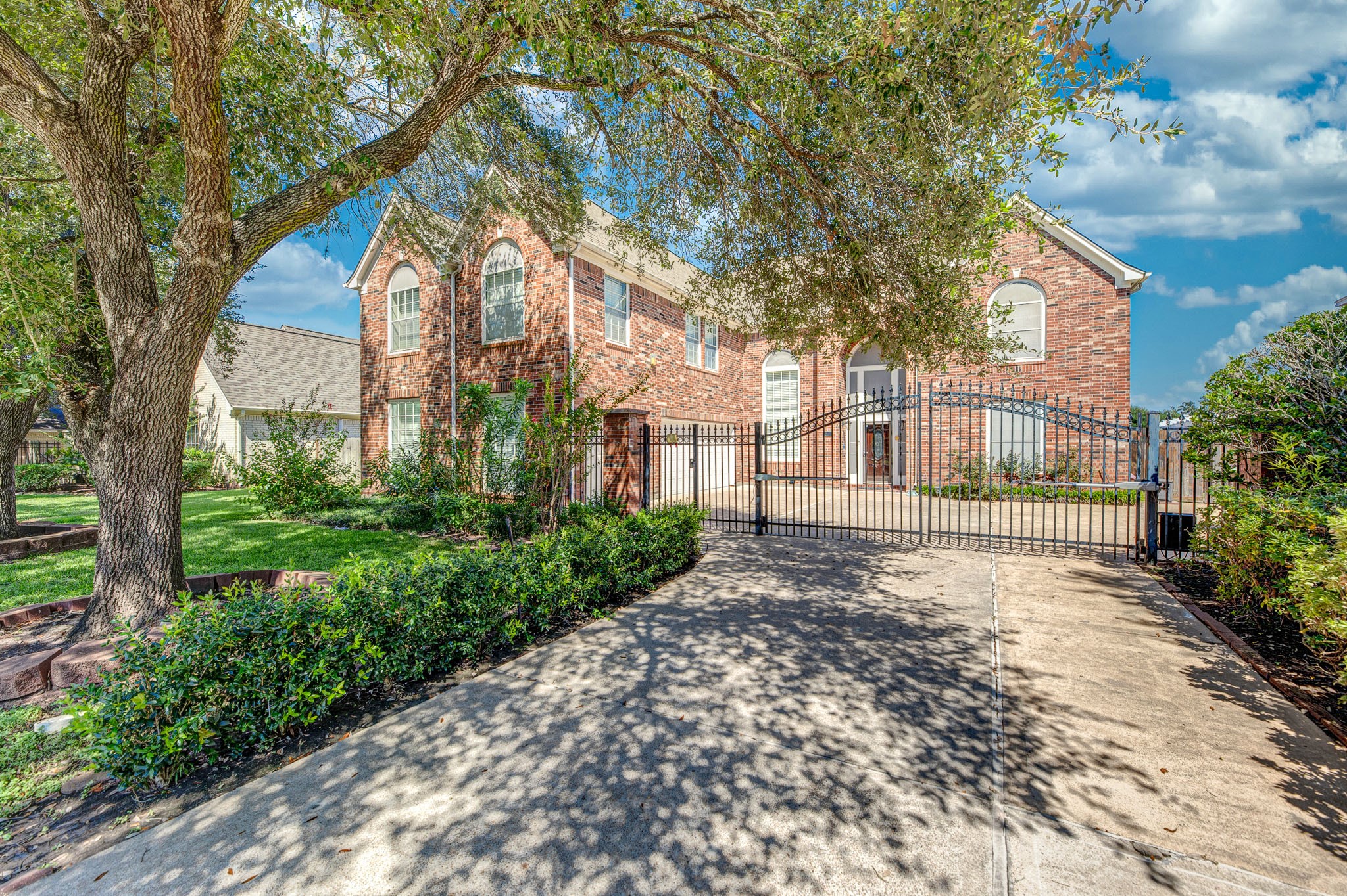 1907 Waterside Drive Property Photo 4