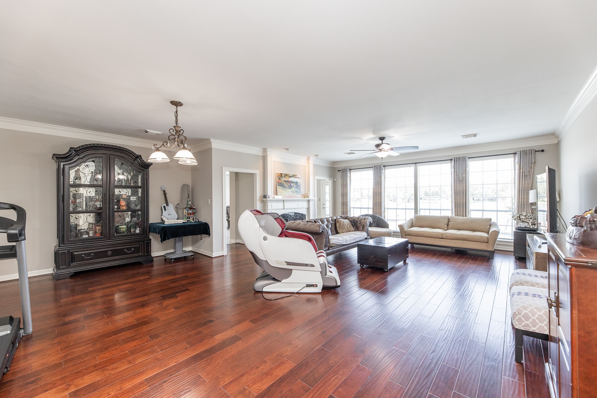 1907 Waterside Drive Property Photo 8