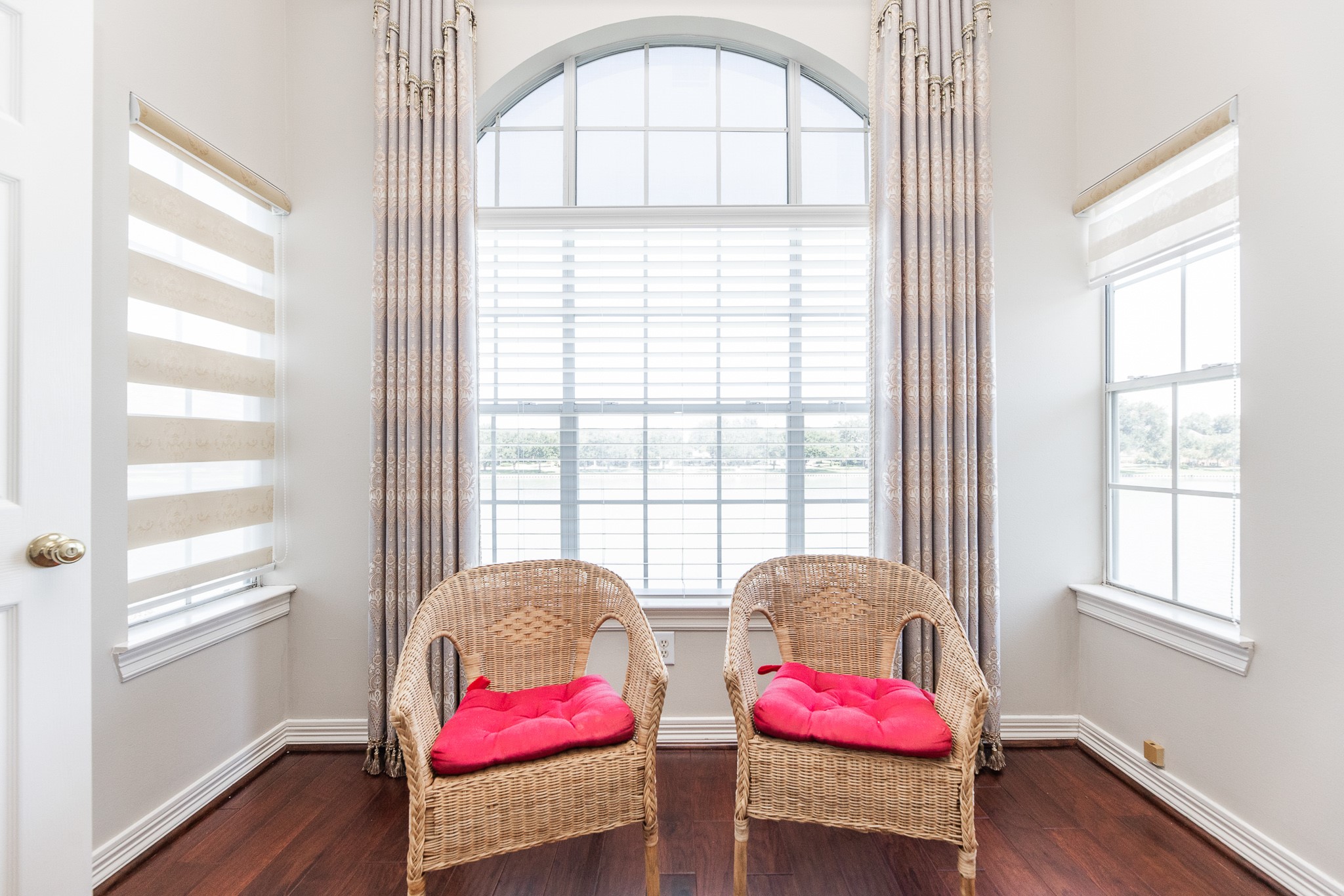 1907 Waterside Drive Property Photo 28