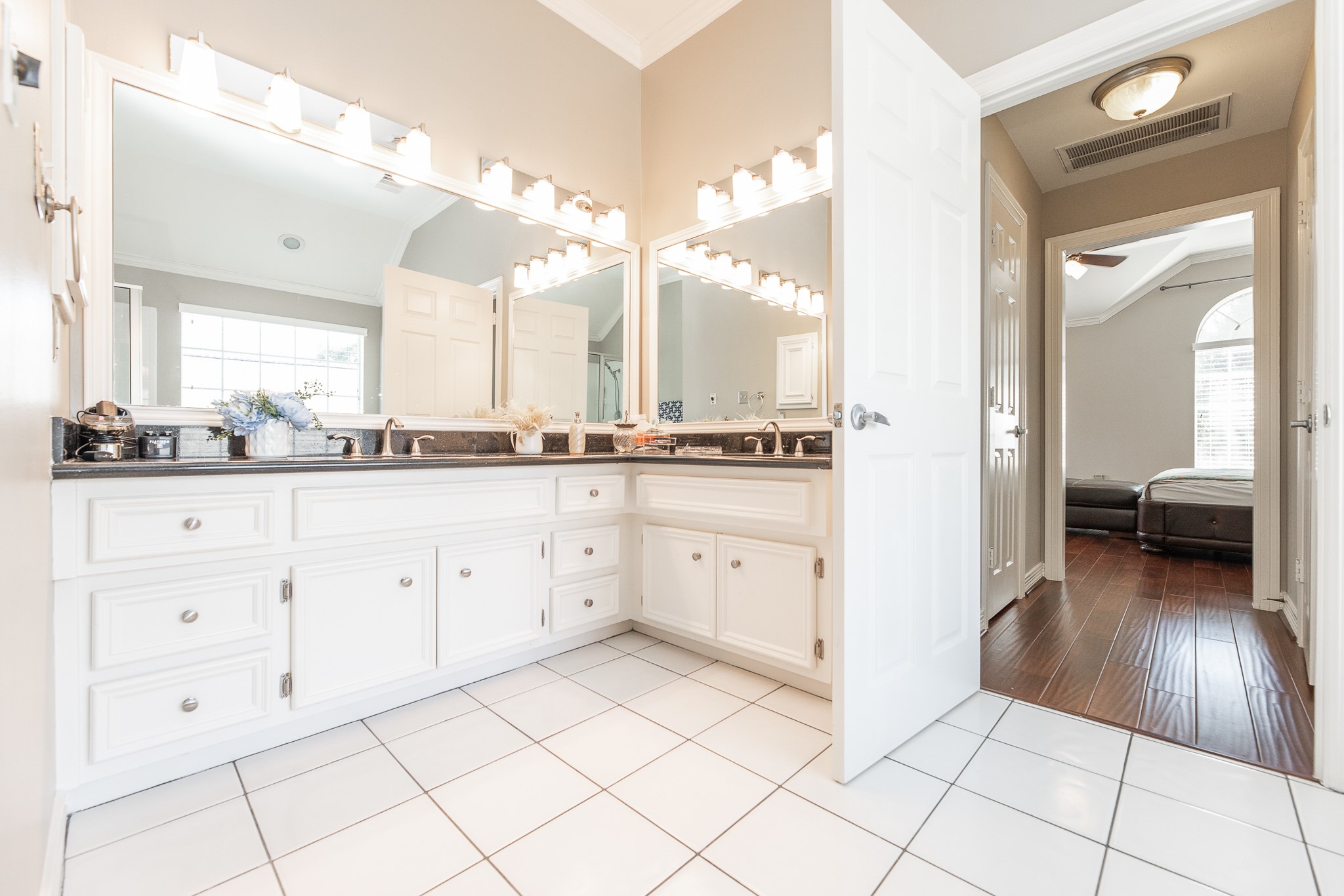 1907 Waterside Drive Property Photo 39