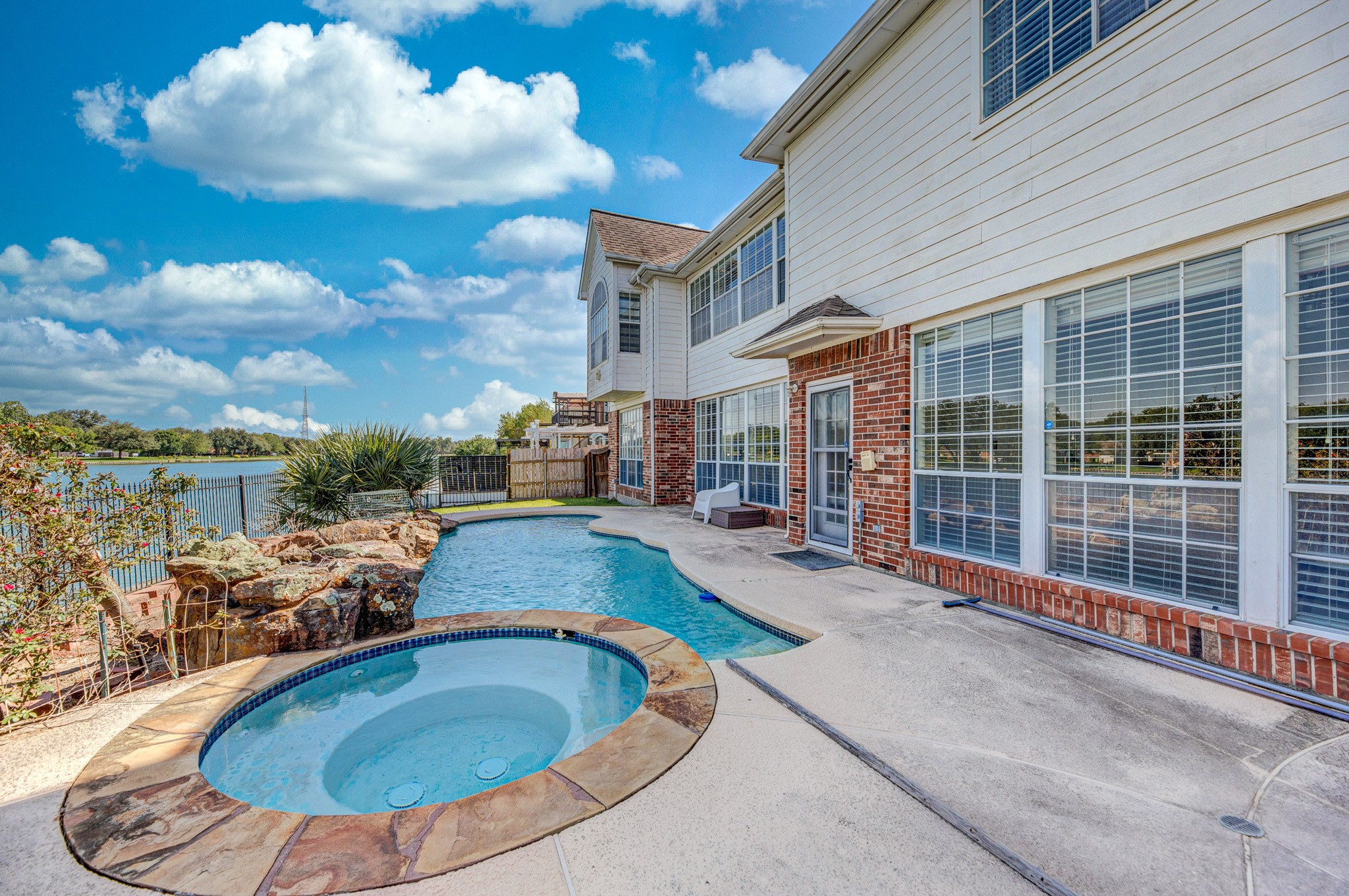 1907 Waterside Drive Property Photo 46