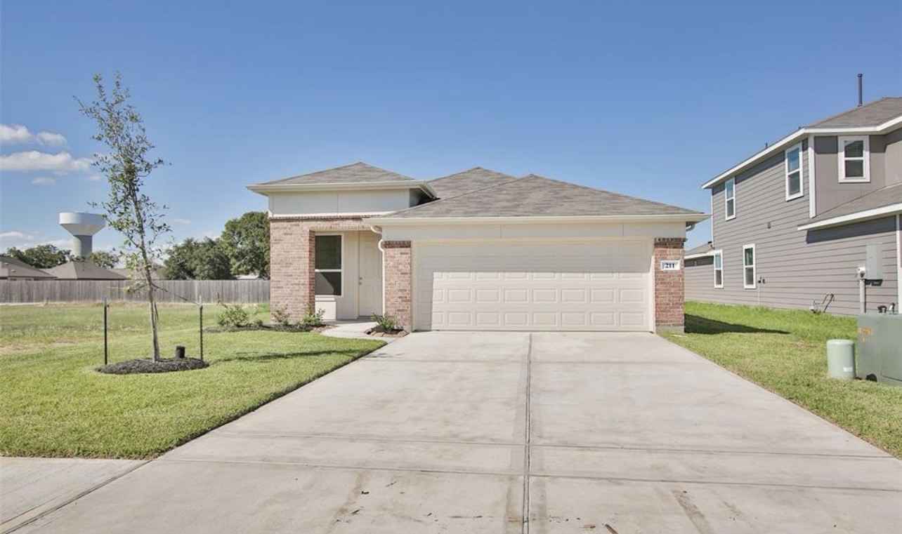 211 Lisa Marie Drive Property Photo 1