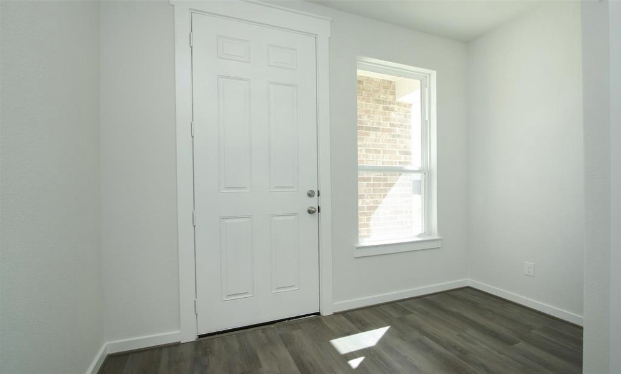211 Lisa Marie Drive Property Photo 4