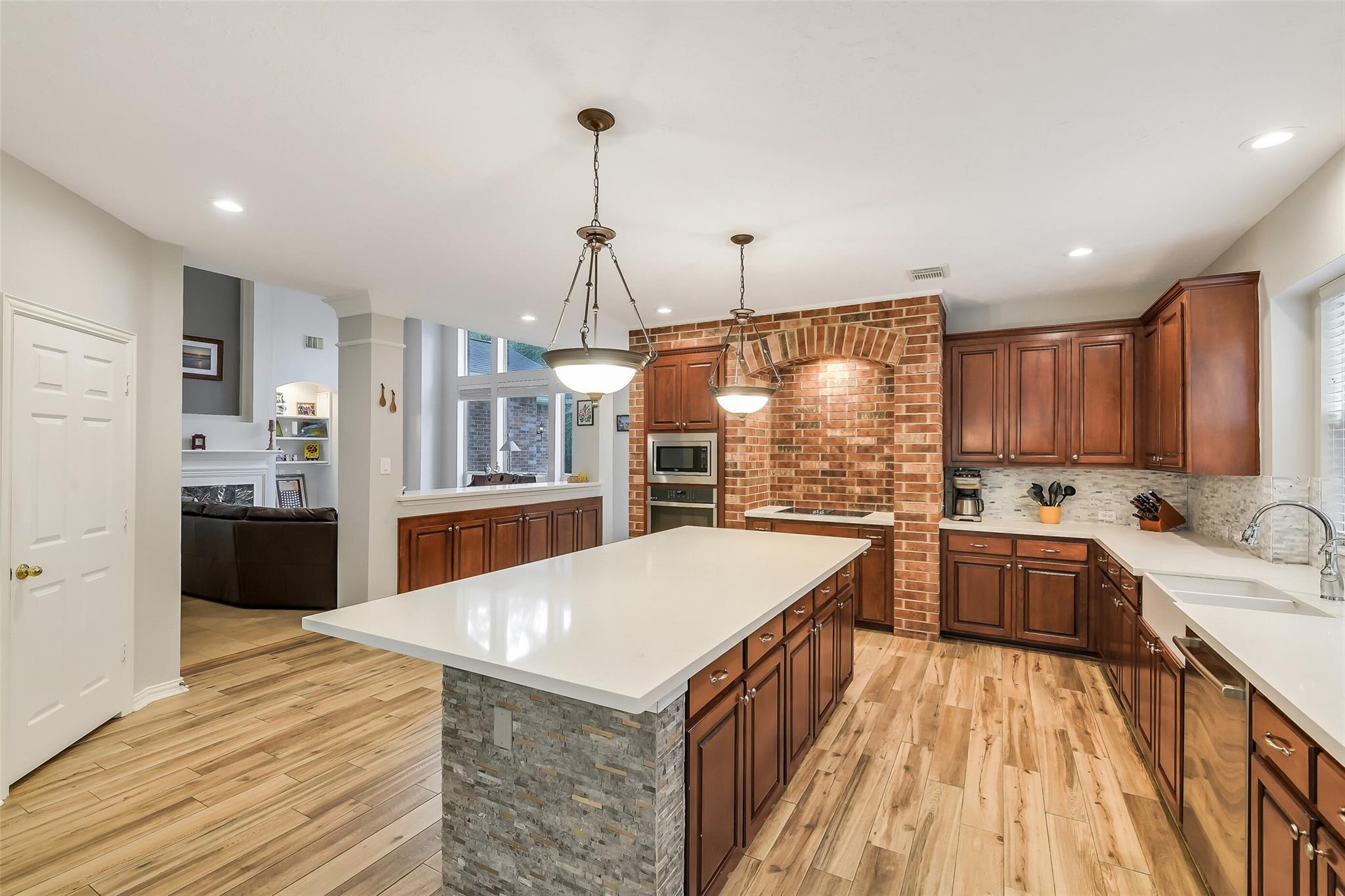 7 Larkspur Trail, The Woodlands Tx 77382 Property Photo 12
