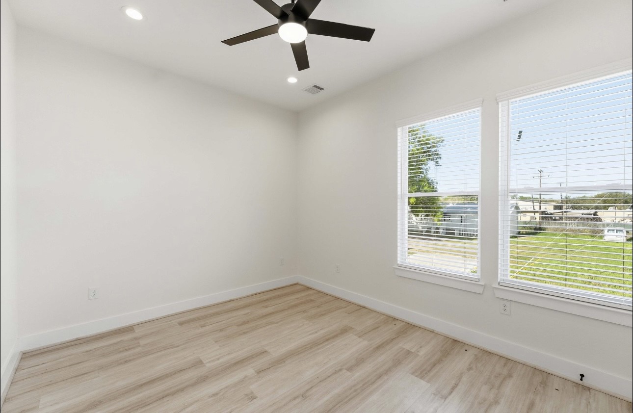 7809 Dyer St Property Photo 6
