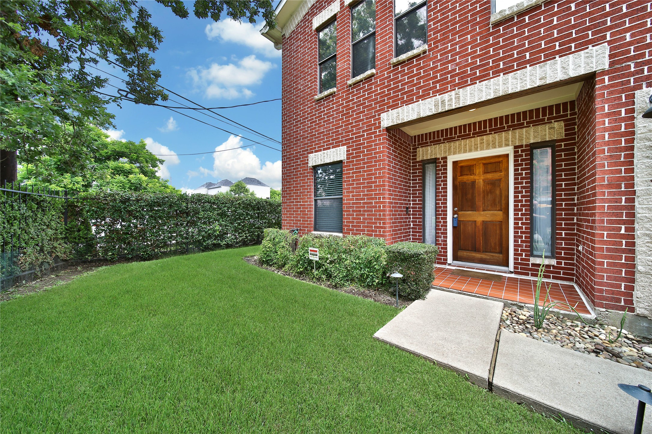 5022 Darling Street Property Photo 4