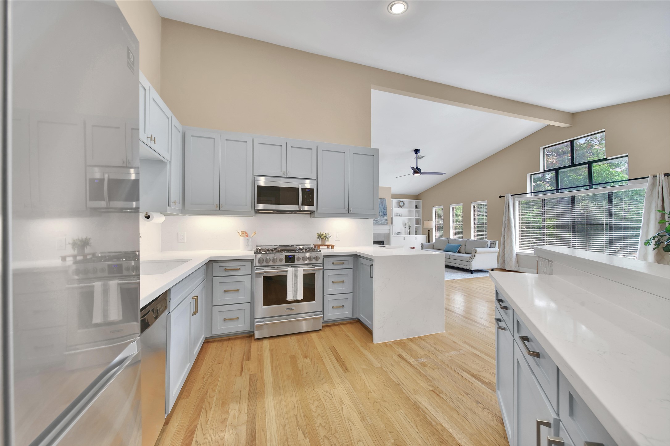5022 Darling Street Property Photo 10
