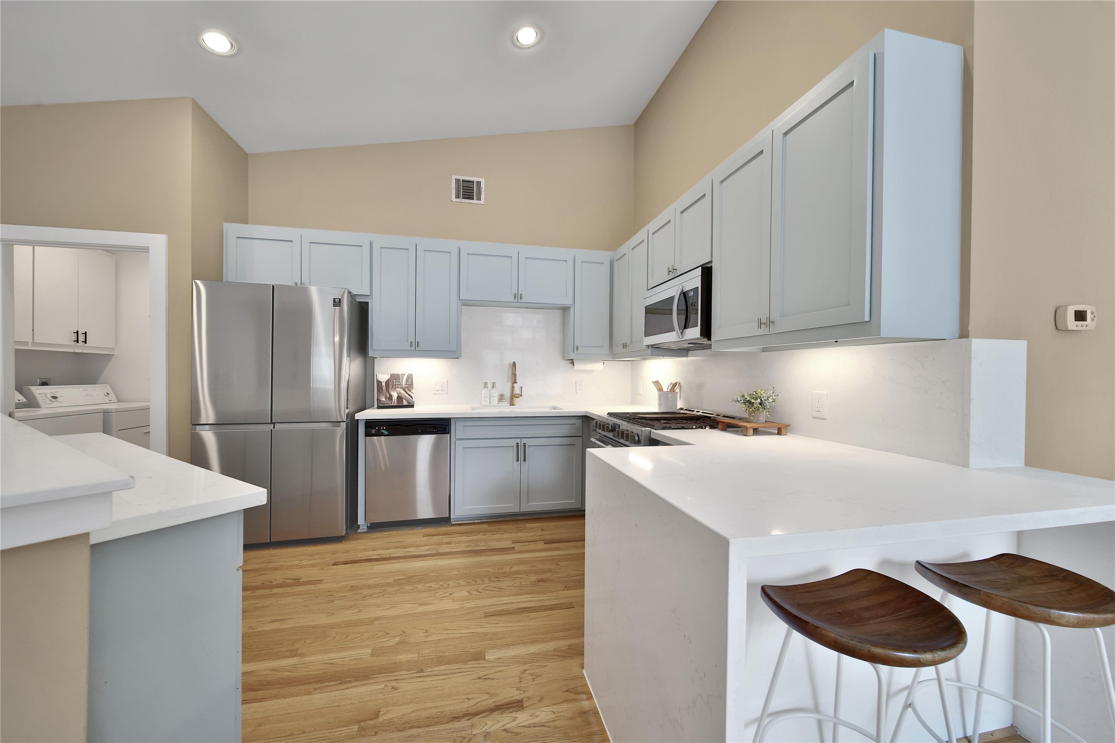 5022 Darling Street Property Photo 11