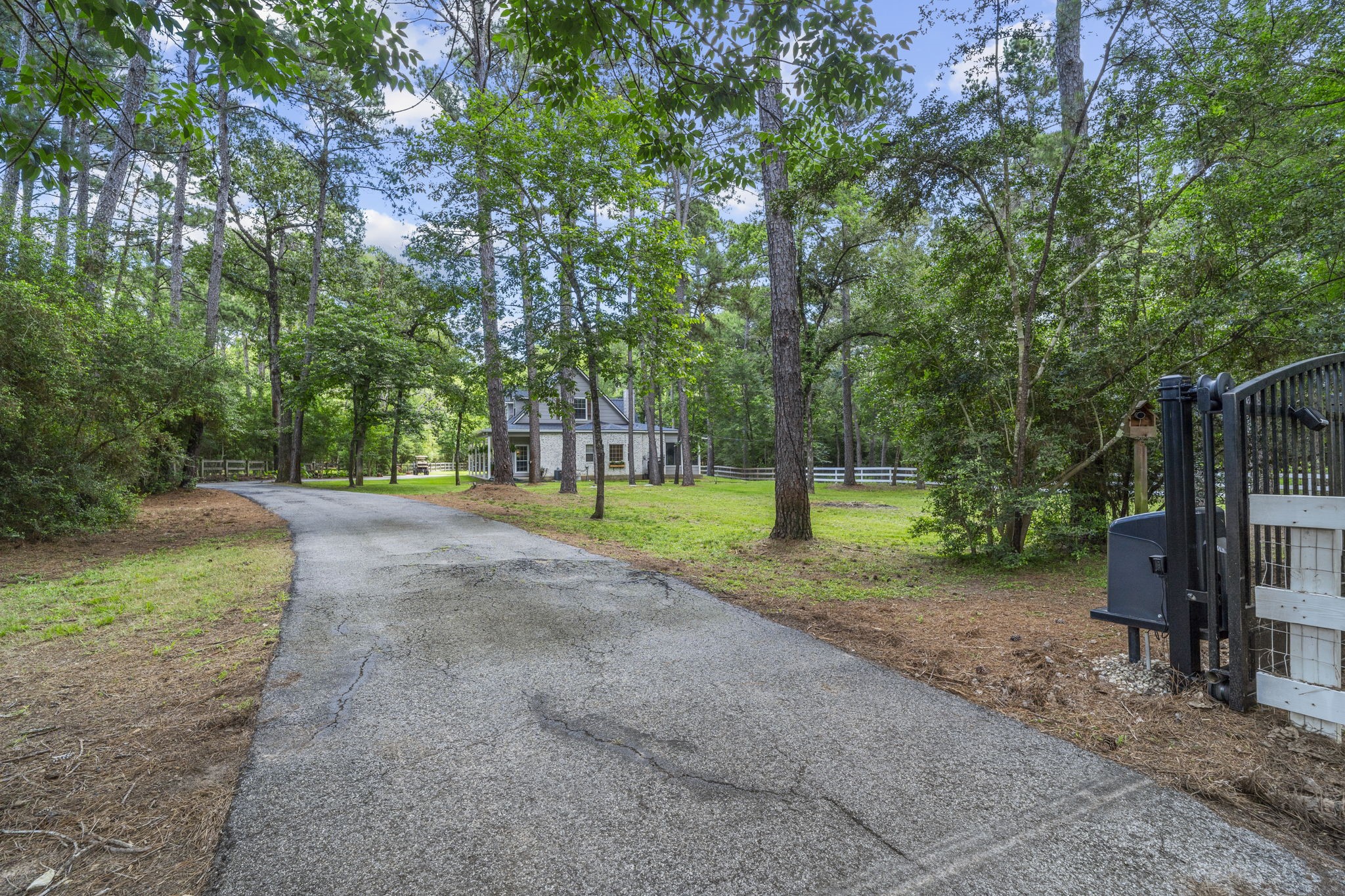 19610 Timber Ridge Drive Property Photo 2