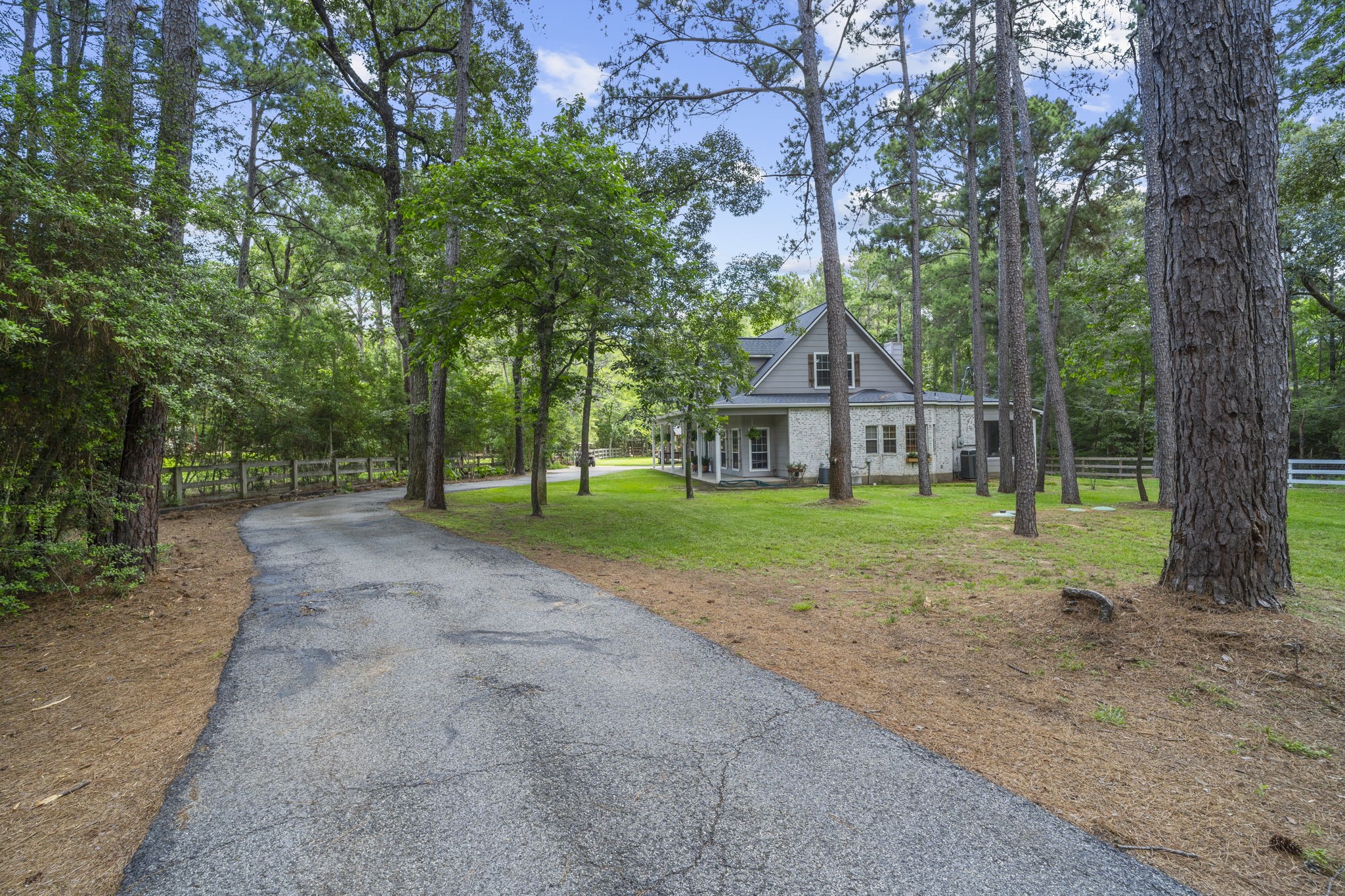 19610 Timber Ridge Drive Property Photo 4