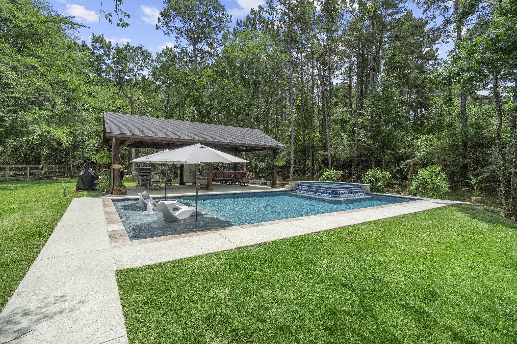 19610 Timber Ridge Drive Property Photo 35