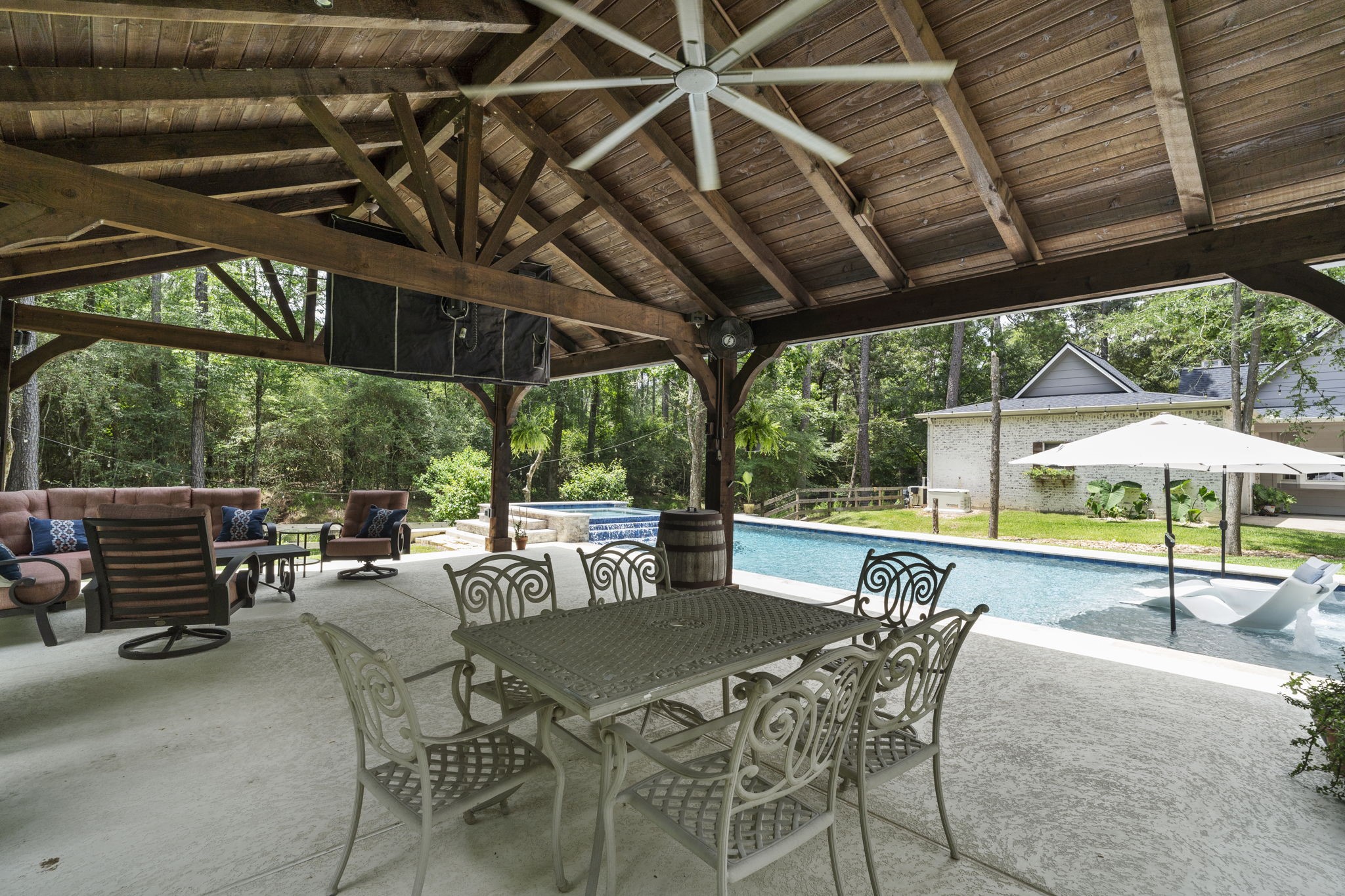 19610 Timber Ridge Drive Property Photo 38
