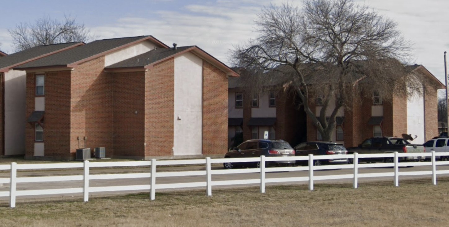 1100 W Austin St Property Photo 5