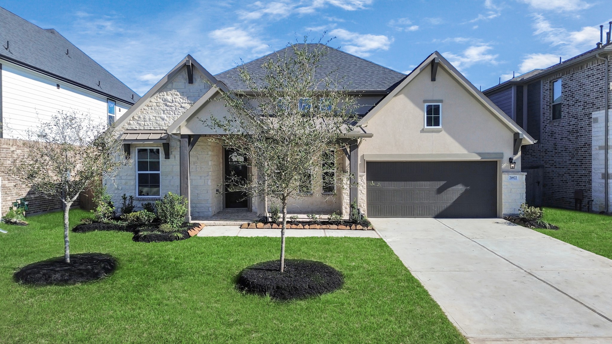 20922 Whirlaway Green Circle Property Photo 1