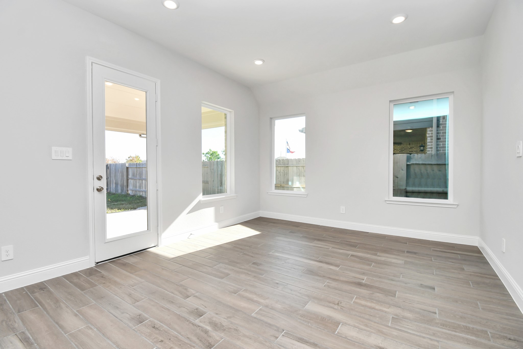 20922 Whirlaway Green Circle Property Photo 4