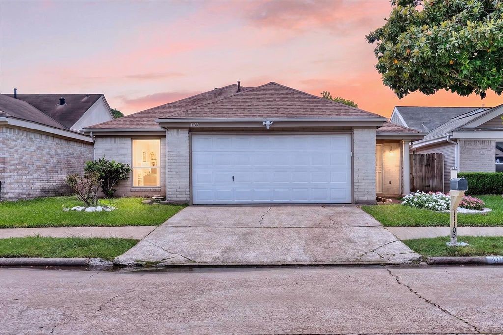 11103 Bellerive Drive Property Photo 1