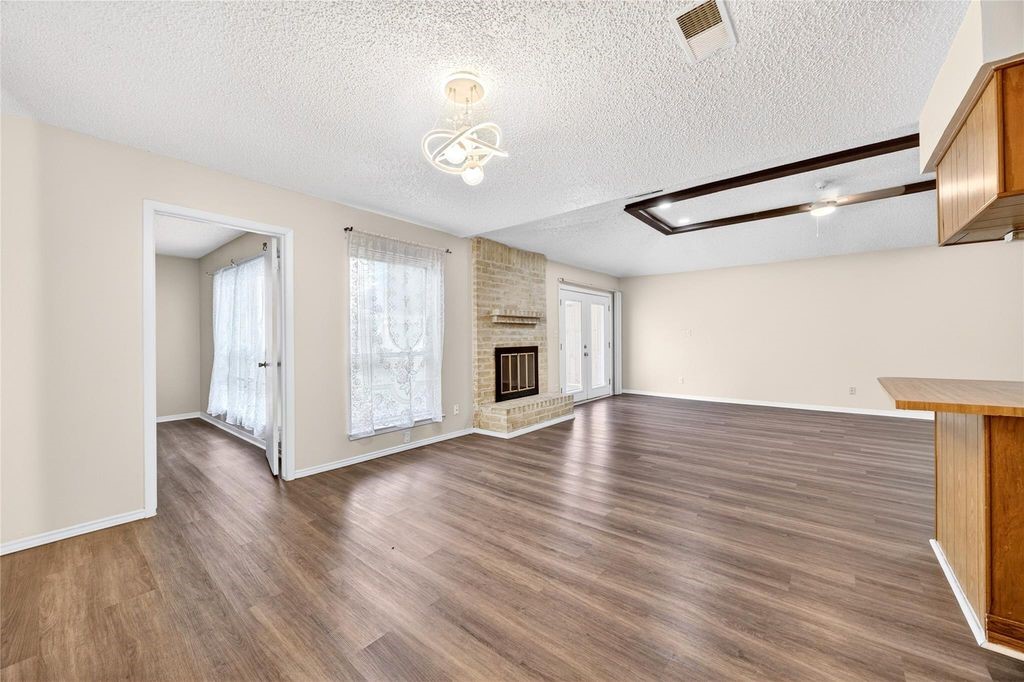 11103 Bellerive Drive Property Photo 9
