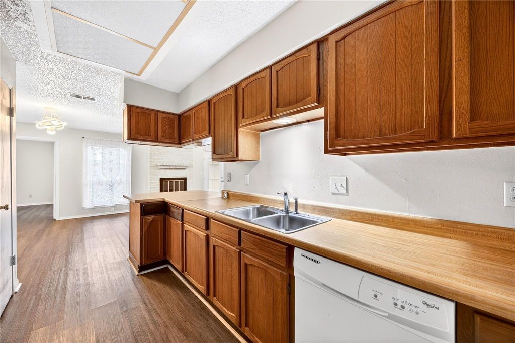 11103 Bellerive Drive Property Photo 16