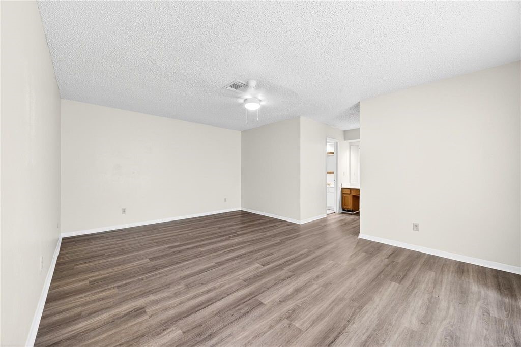 11103 Bellerive Drive Property Photo 18