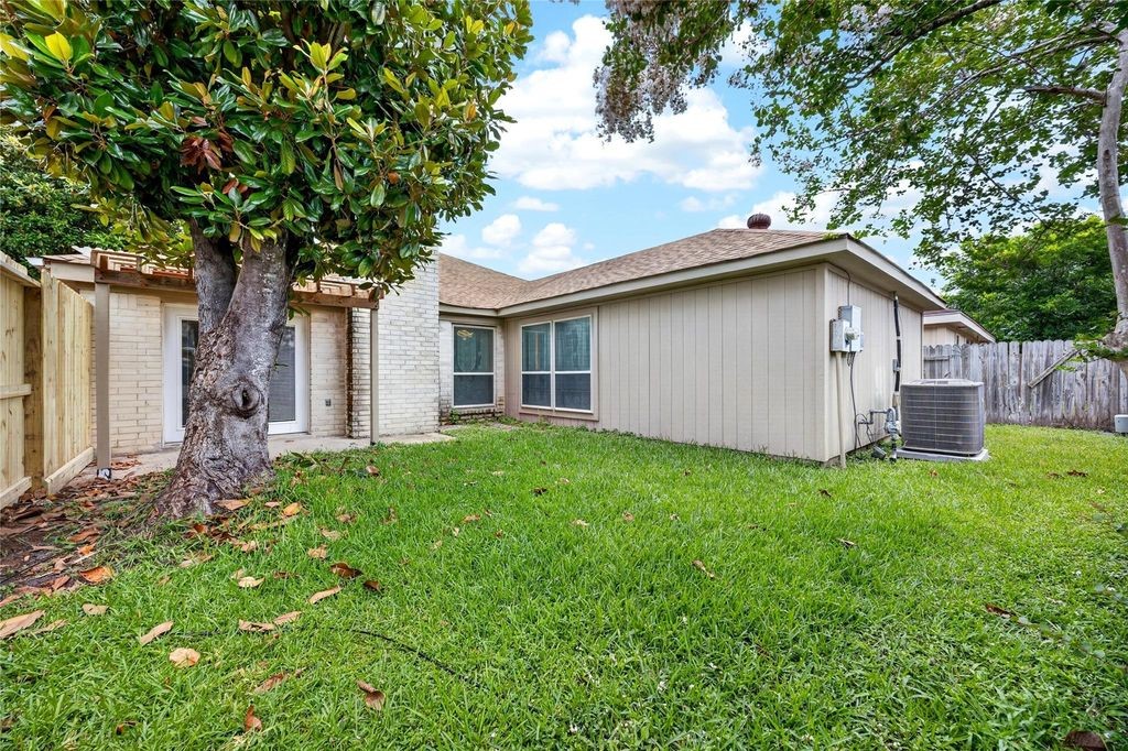 11103 Bellerive Drive Property Photo 32