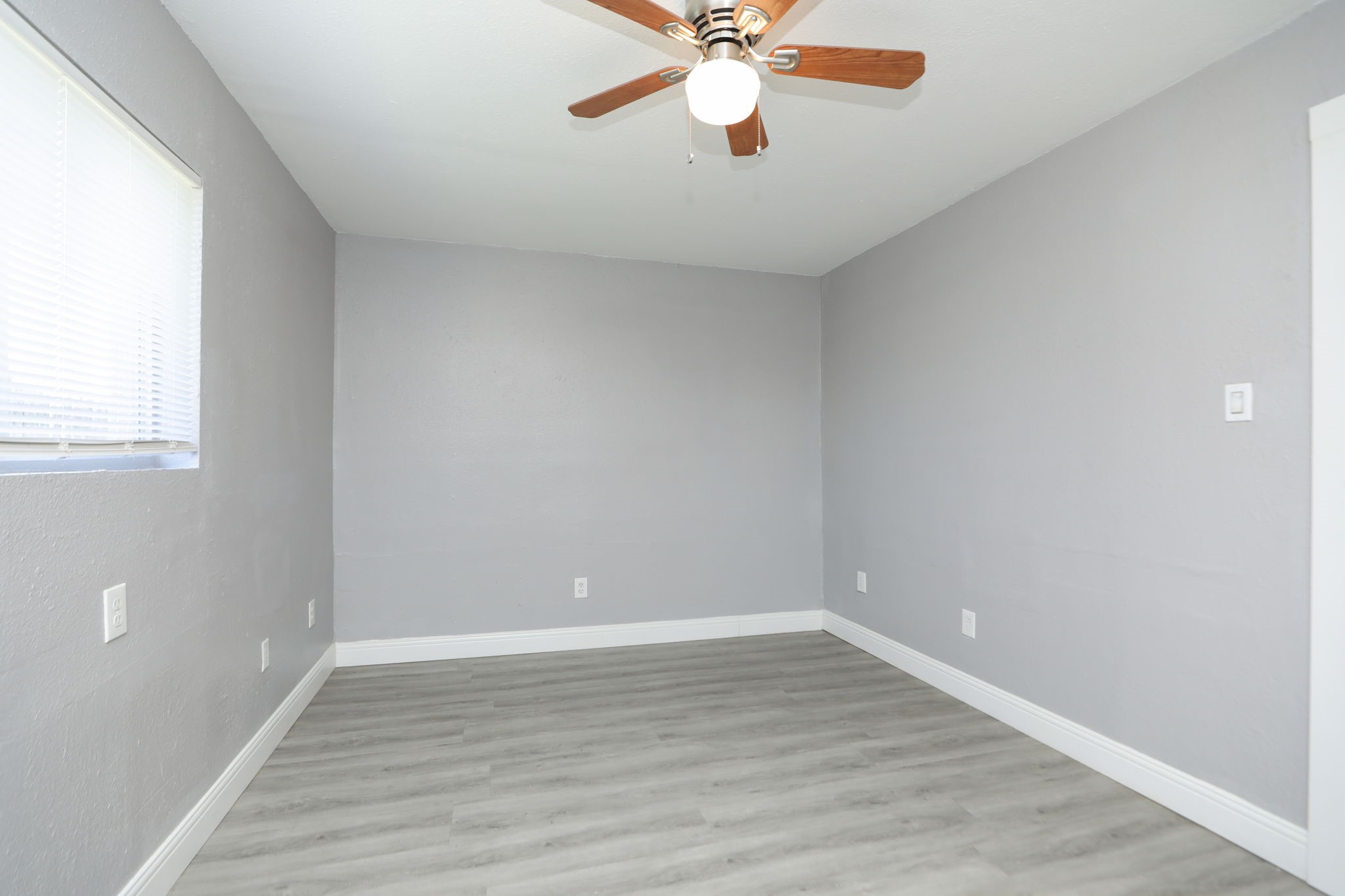 8127 Colonial Lane 2 Property Photo 13