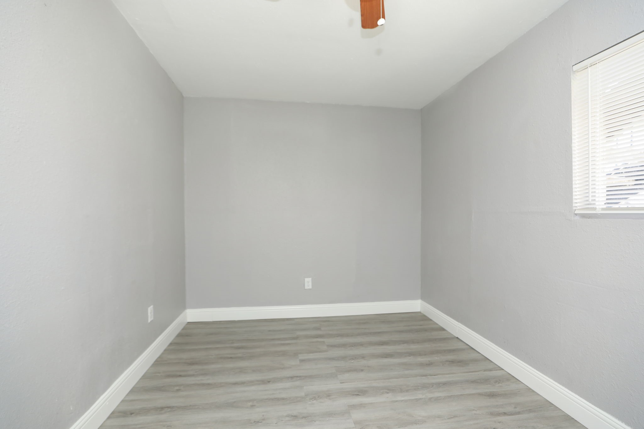 8127 Colonial Lane 2 Property Photo 19