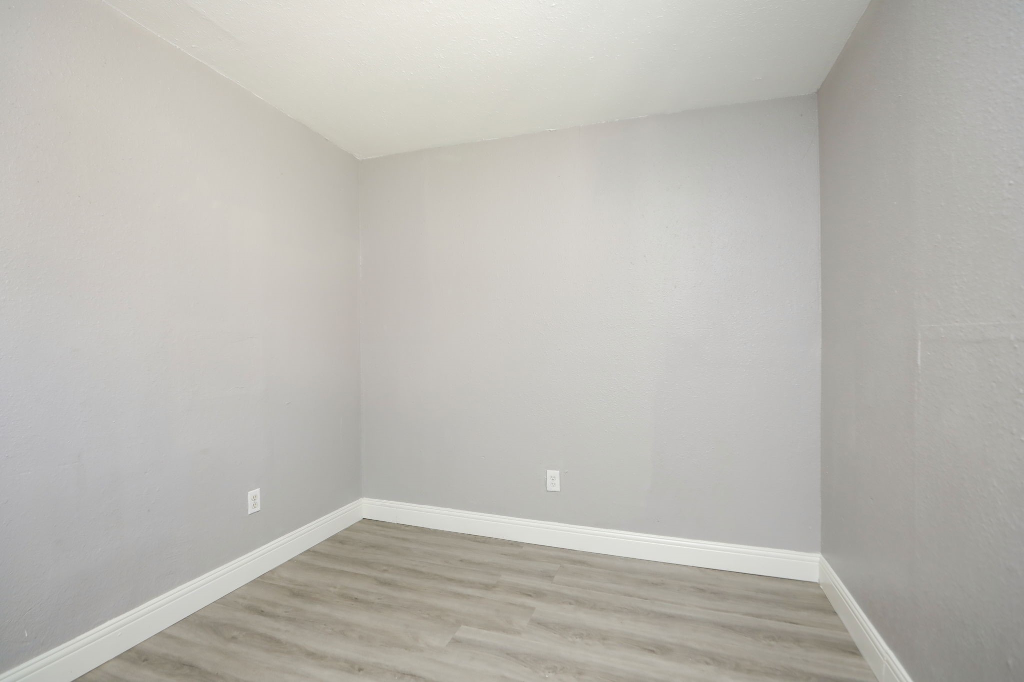 8127 Colonial Lane 2 Property Photo 20