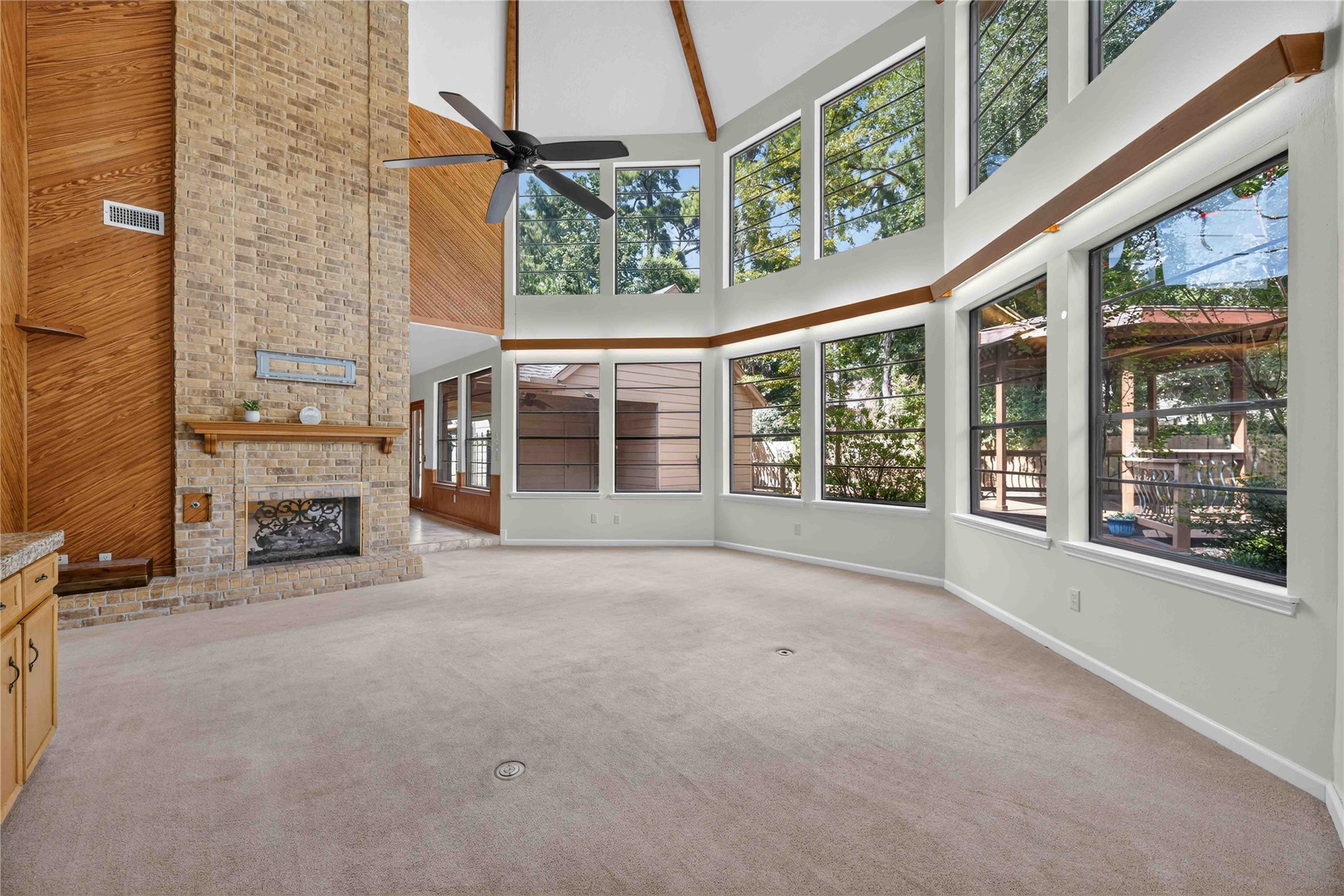 27 Shining Lakes Place Property Photo 7