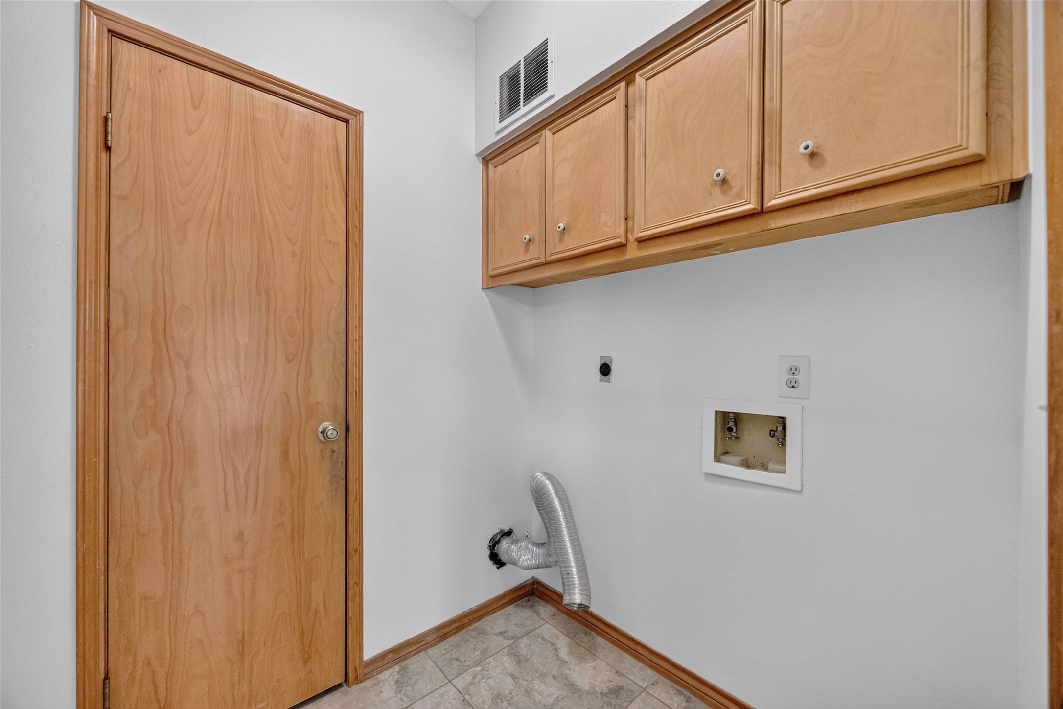 27 Shining Lakes Place Property Photo 15