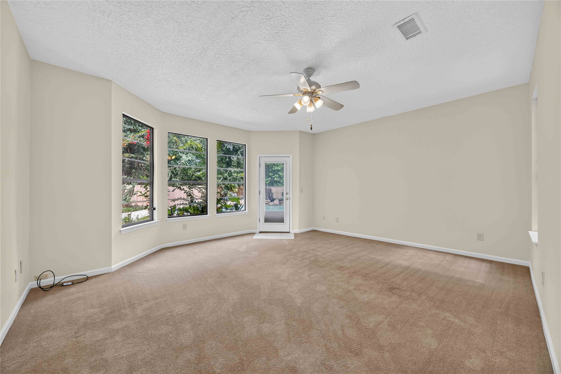 27 Shining Lakes Place Property Photo 16