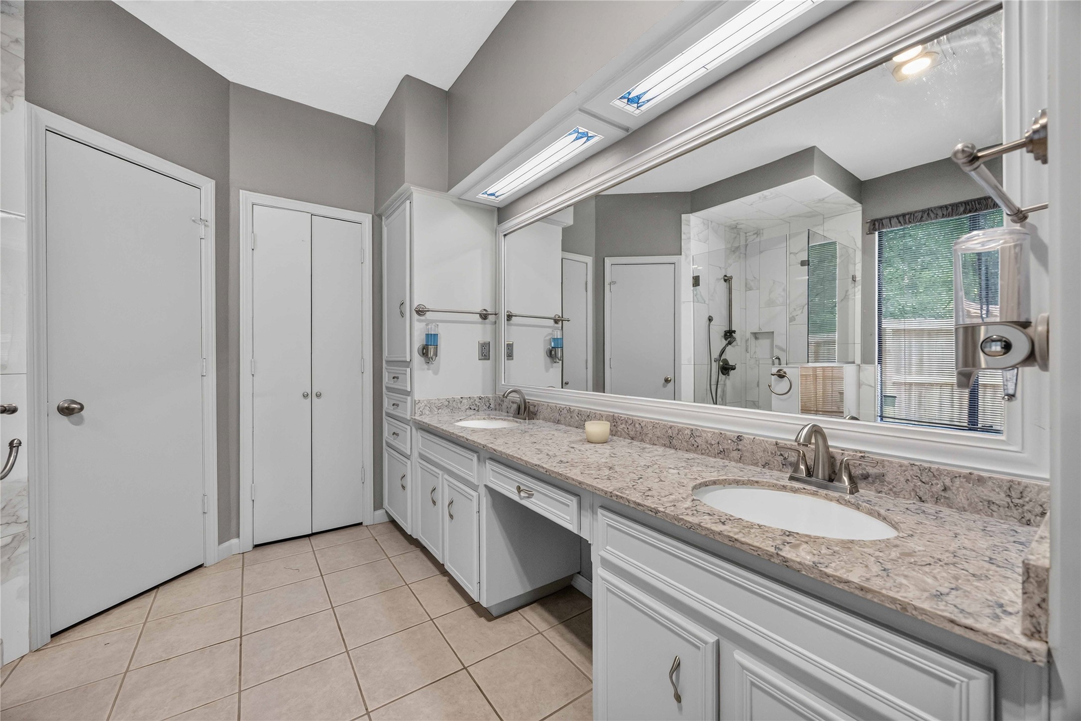27 Shining Lakes Place Property Photo 17