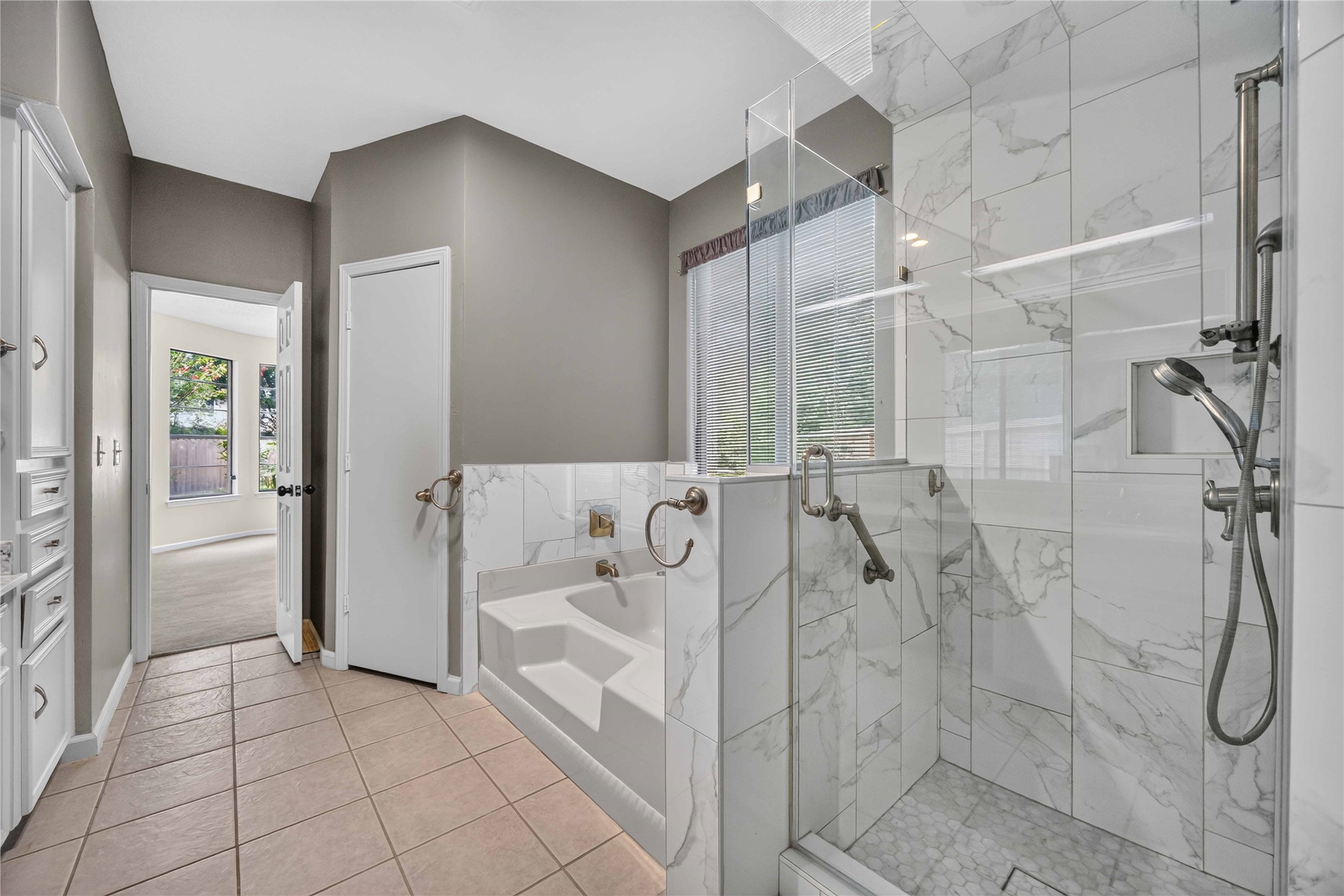27 Shining Lakes Place Property Photo 18