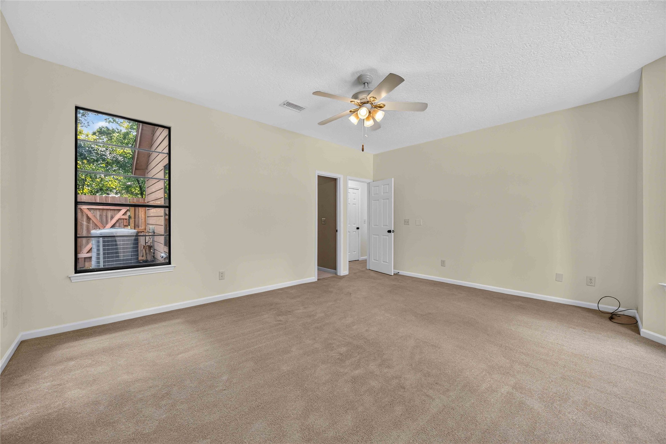 27 Shining Lakes Place Property Photo 19