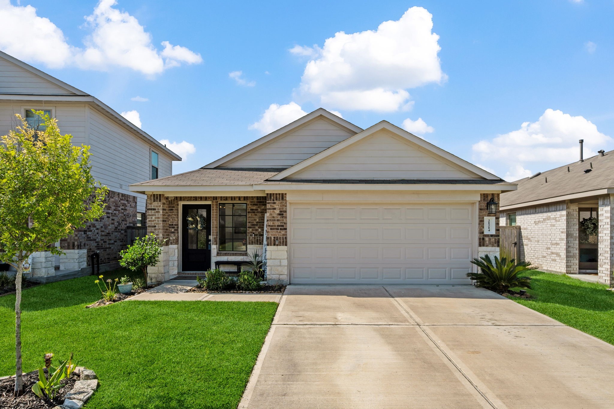 21214 Alder Oaks Drive Property Photo 3