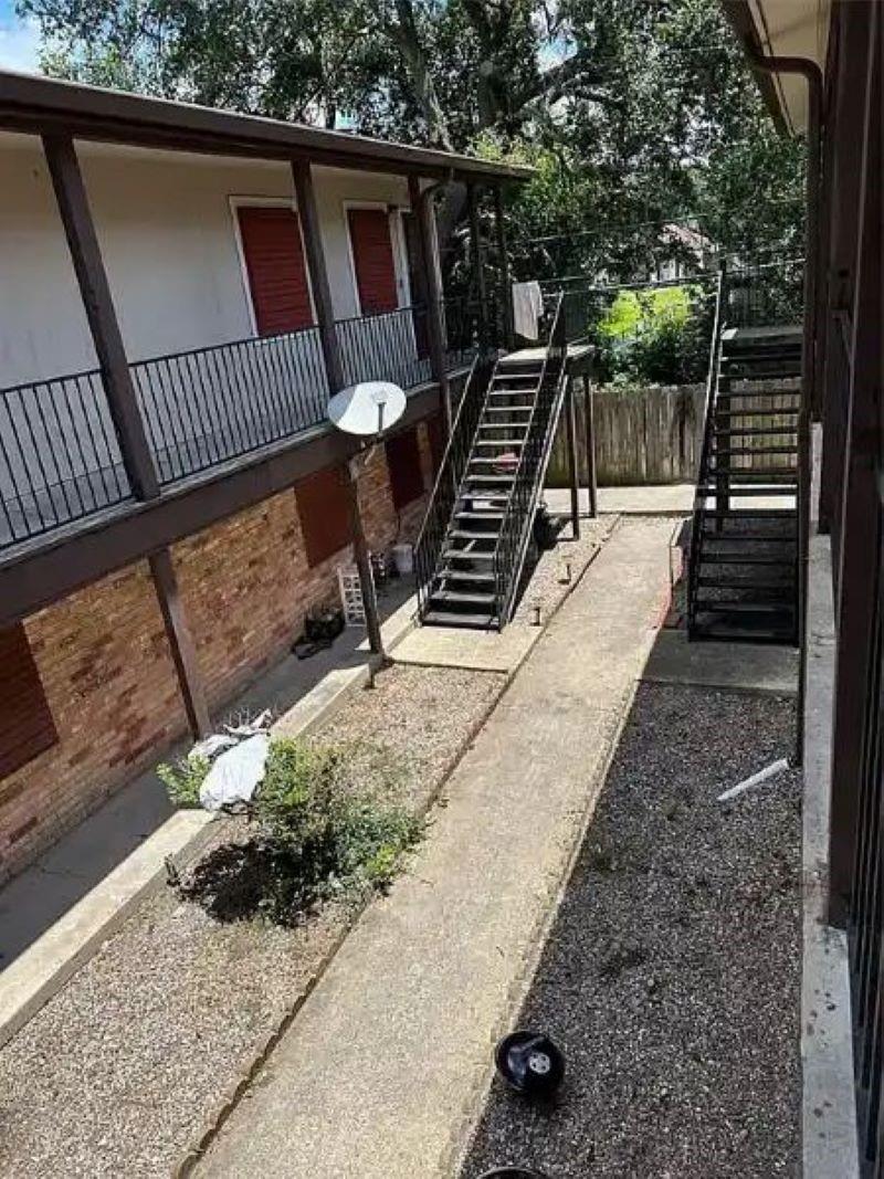 525 Laurel Street 6 Property Photo 2