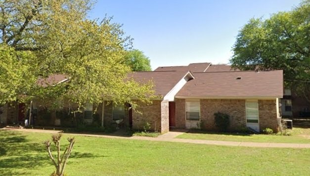 1600 E Murchison St Property Photo 5