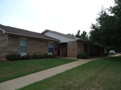 1600 E Murchison St Property Photo 8