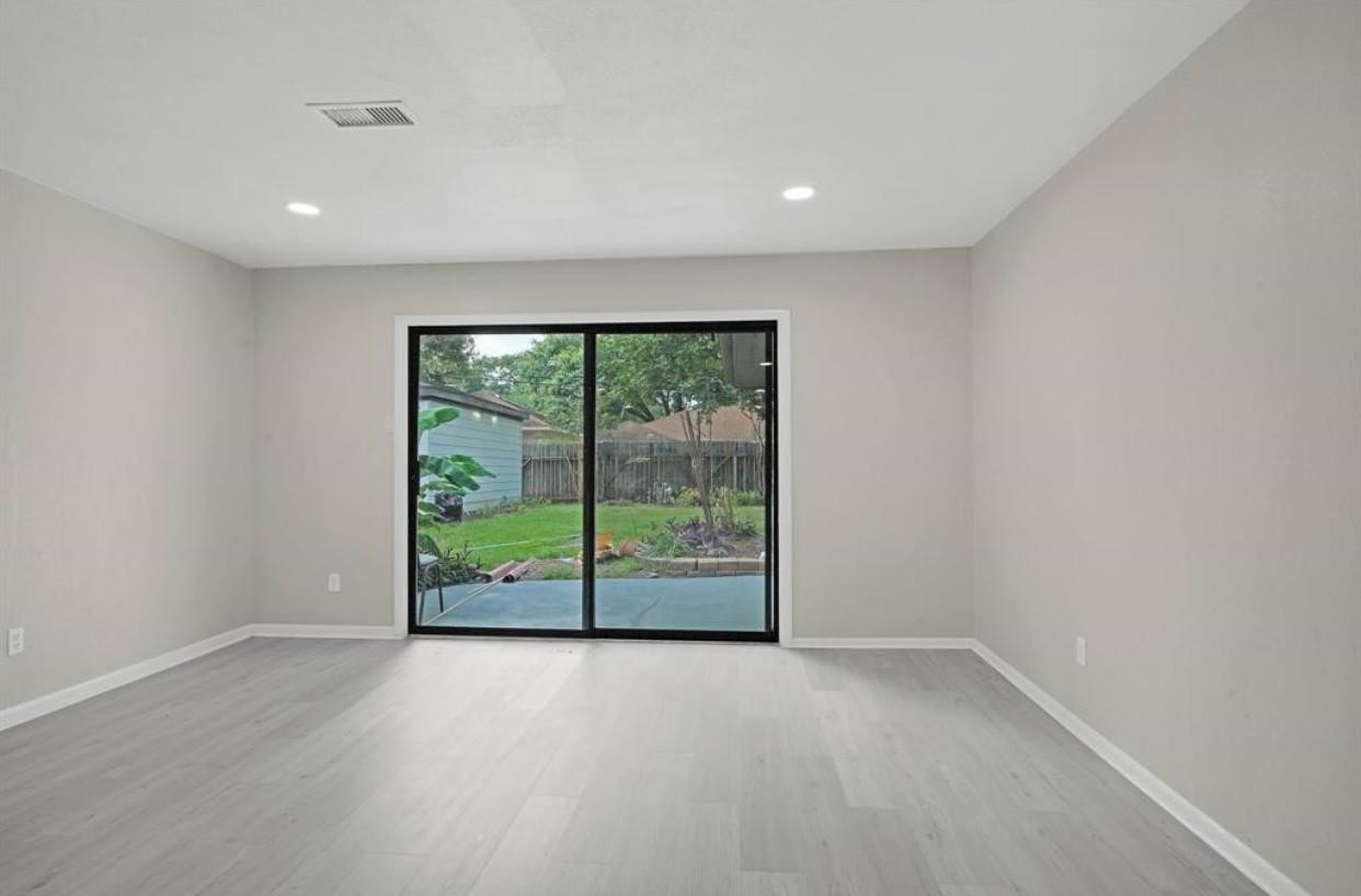 5822 Belrose Drive Property Photo 4
