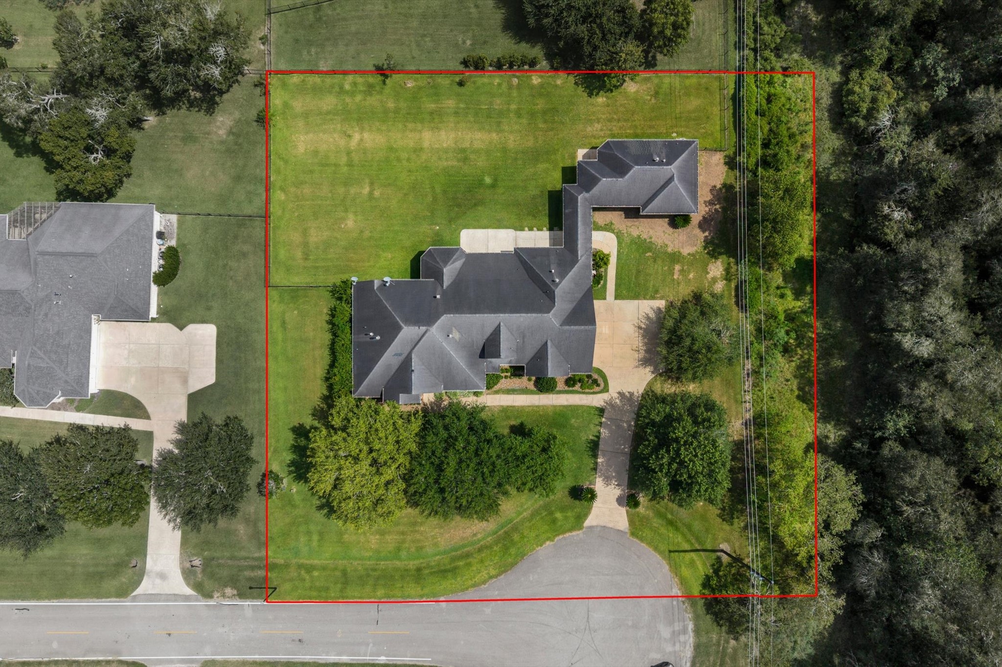 9019 Lady Laura Lane Property Photo 2