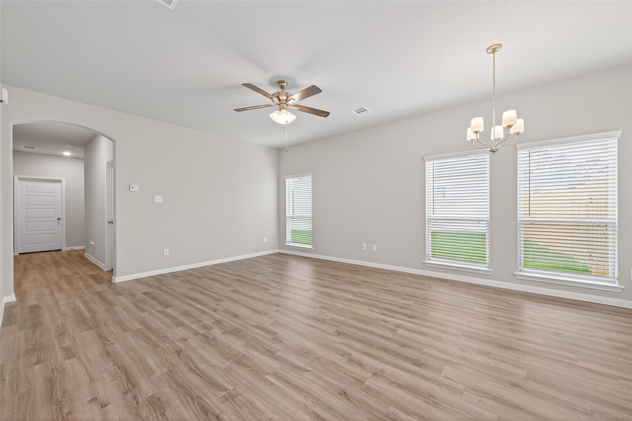 520 Emerald Thicket Lane, Huffman Tx 77336 Property Photo 8