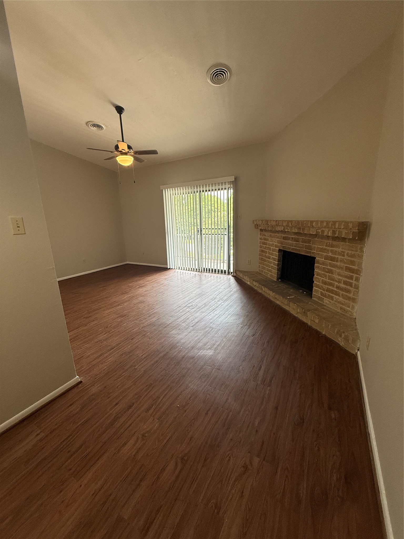 923 Carrell Street D Property Photo 3